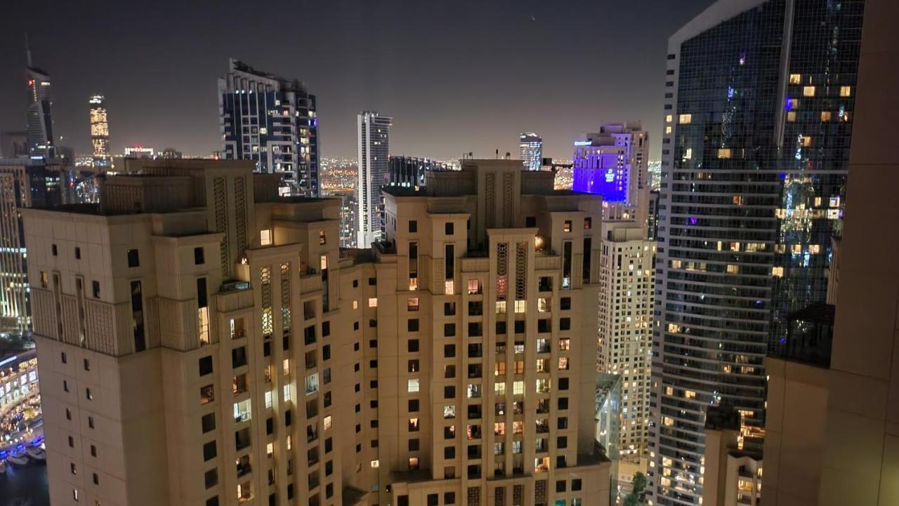 Pirates Bay Hostel Dubai Buitenkant foto